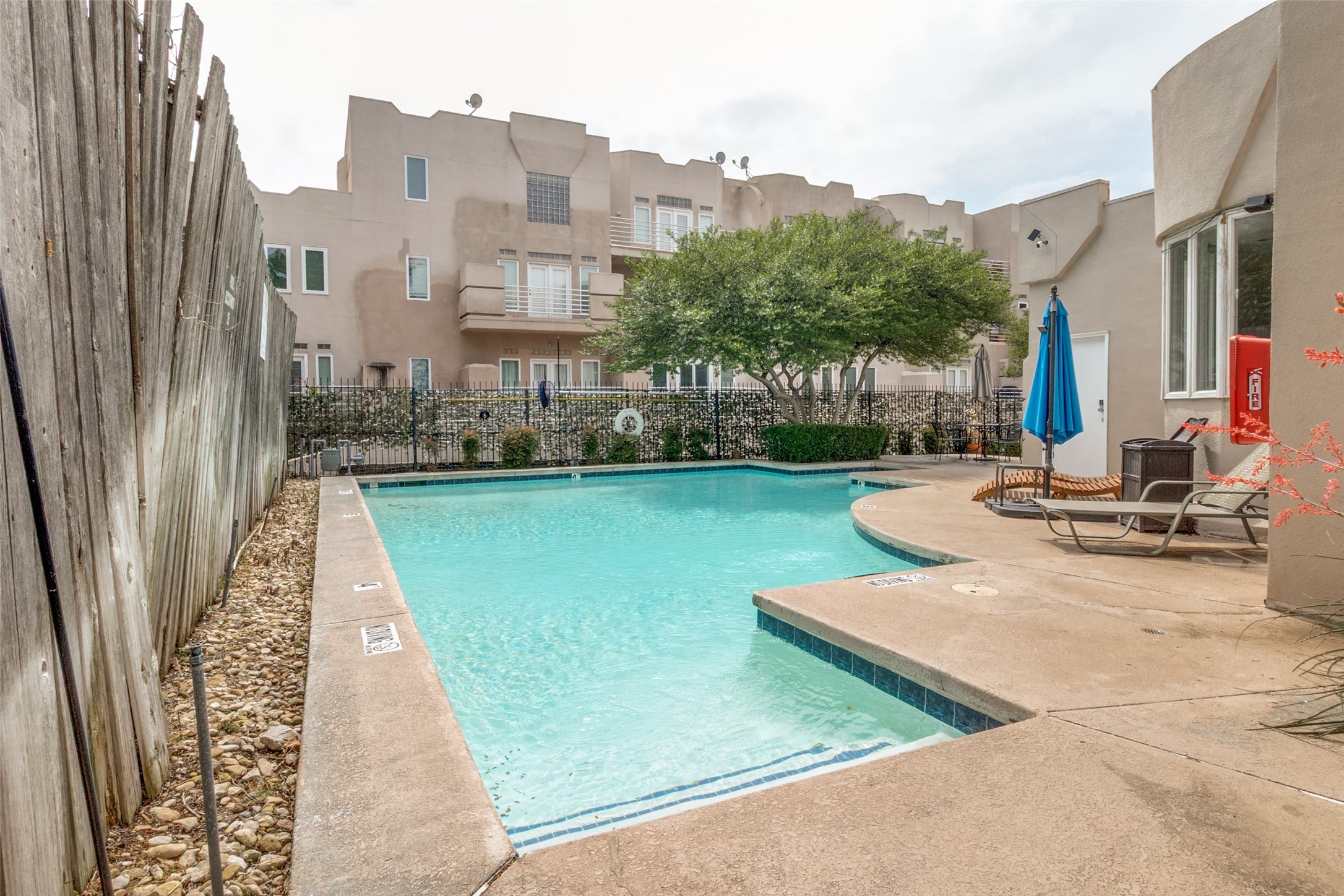 4040 Avondale Avenue Dallas TX 75219