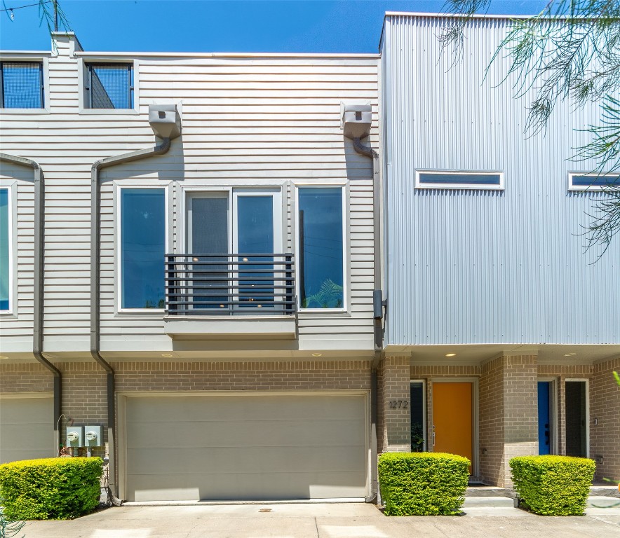1272 N Prairie Avenue Dallas TX 75204