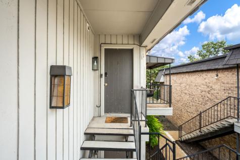 10220 Regal Oaks Drive Dallas TX 75230