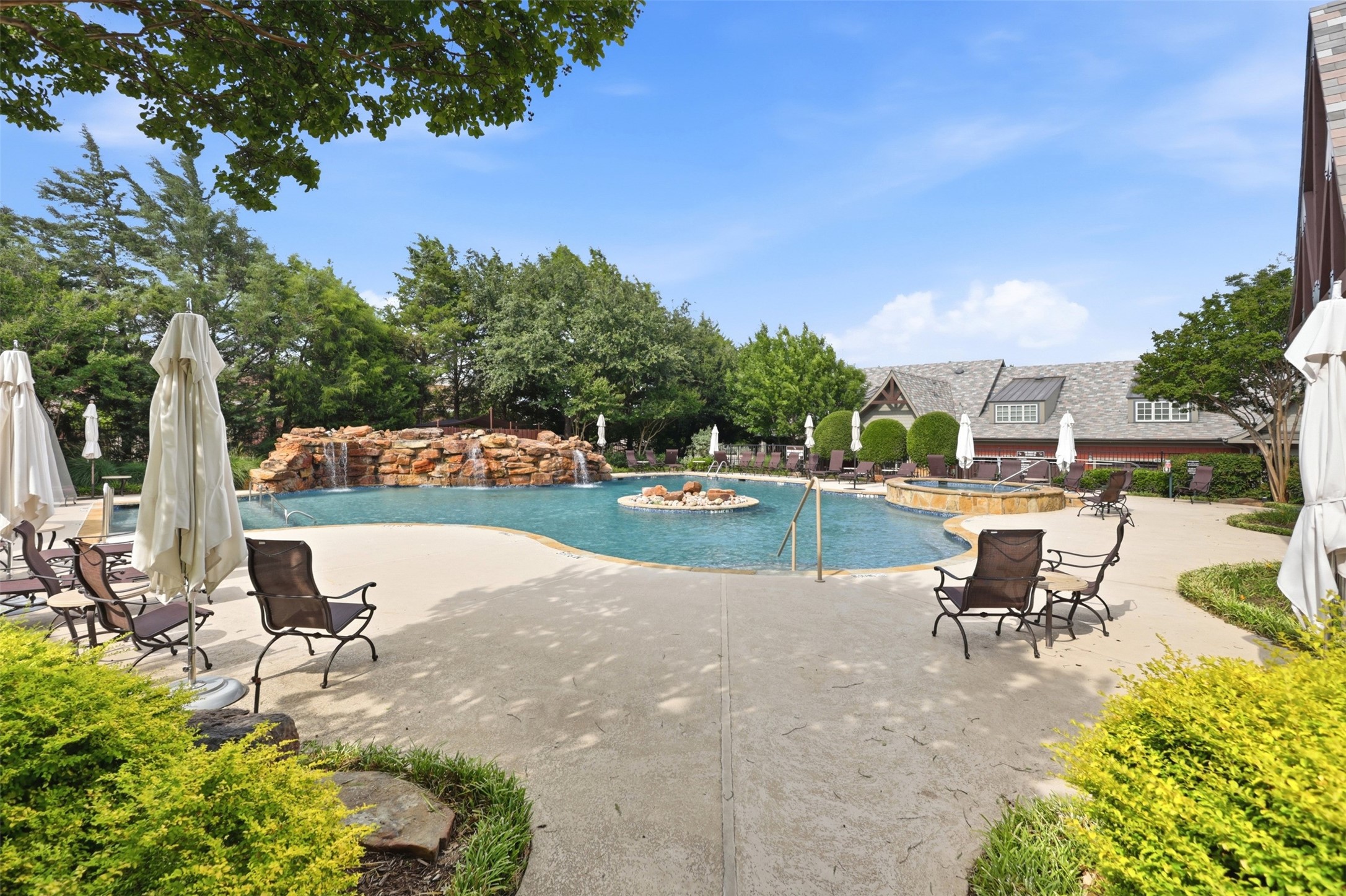 8601 Gracewood Drive Mckinney TX 75070