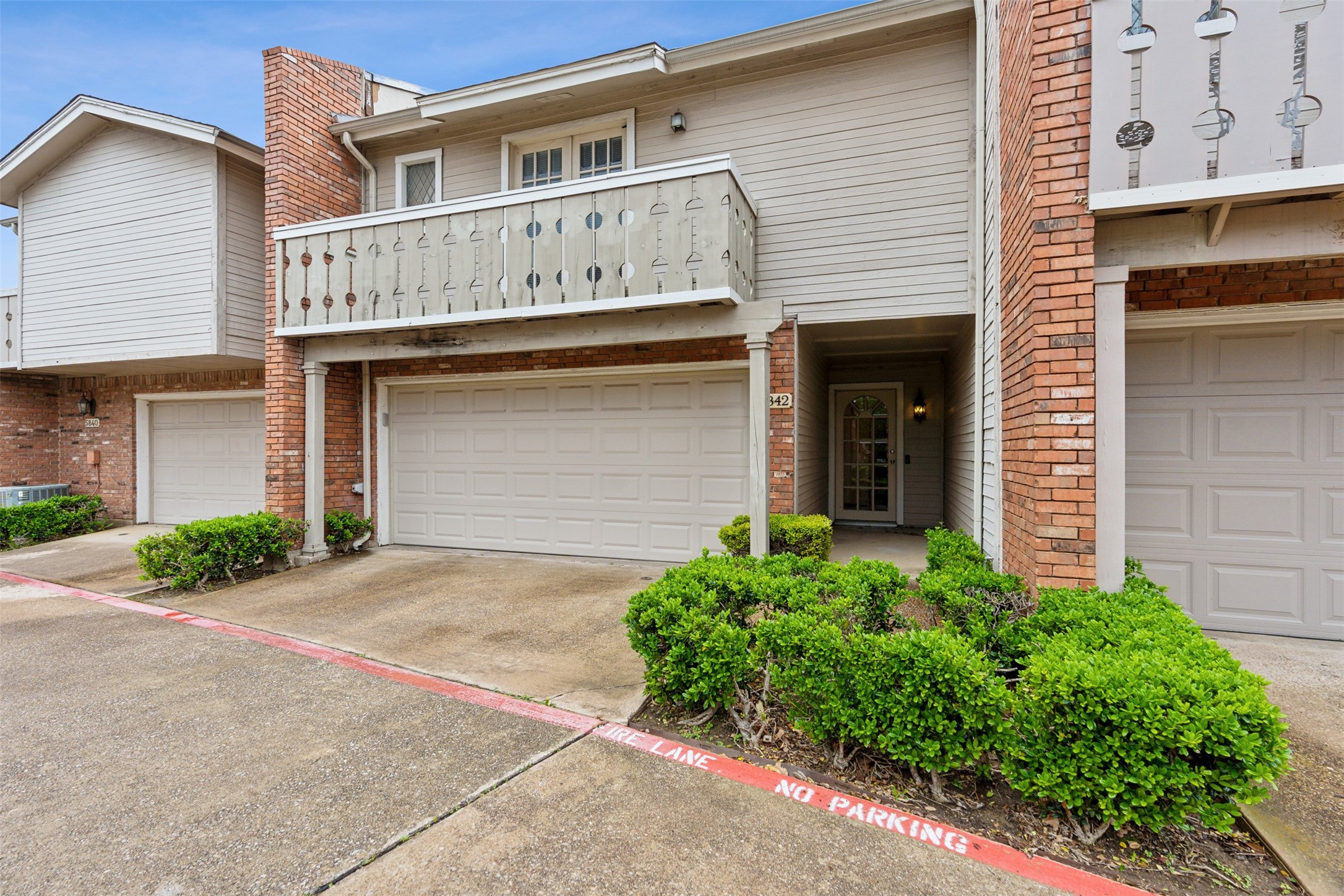 5842 Lake Point Drive Arlington TX 76016