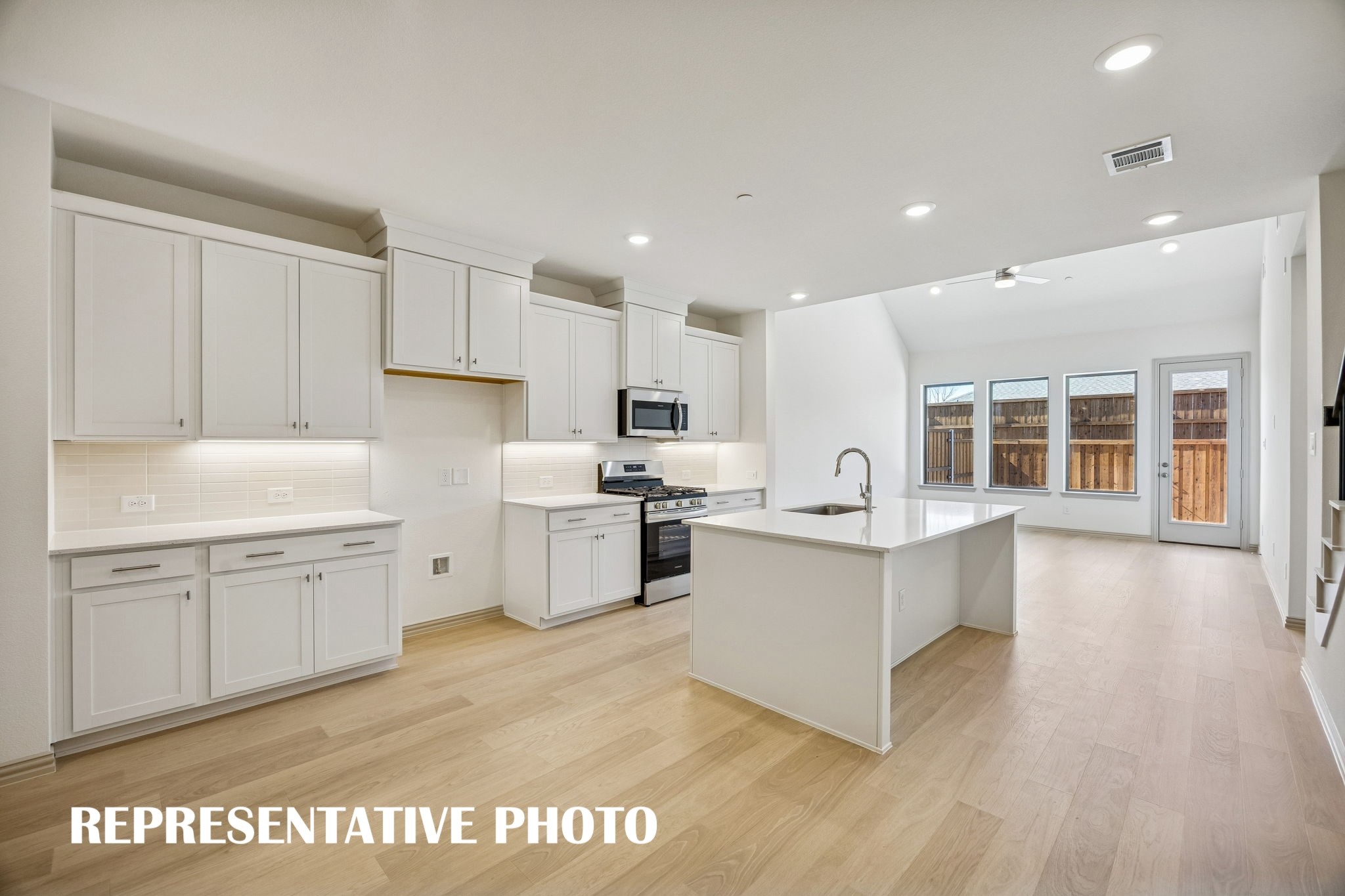 3550 Pierce Lane Grand Prairie TX 75052