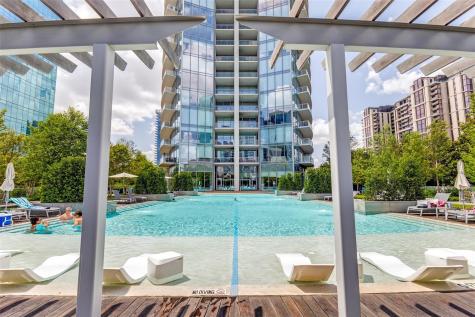 2900 Mckinnon Street Dallas TX 75201