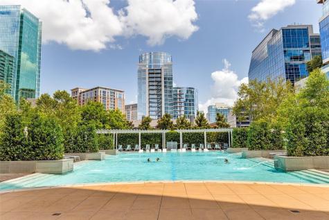 2900 Mckinnon Street Dallas TX 75201
