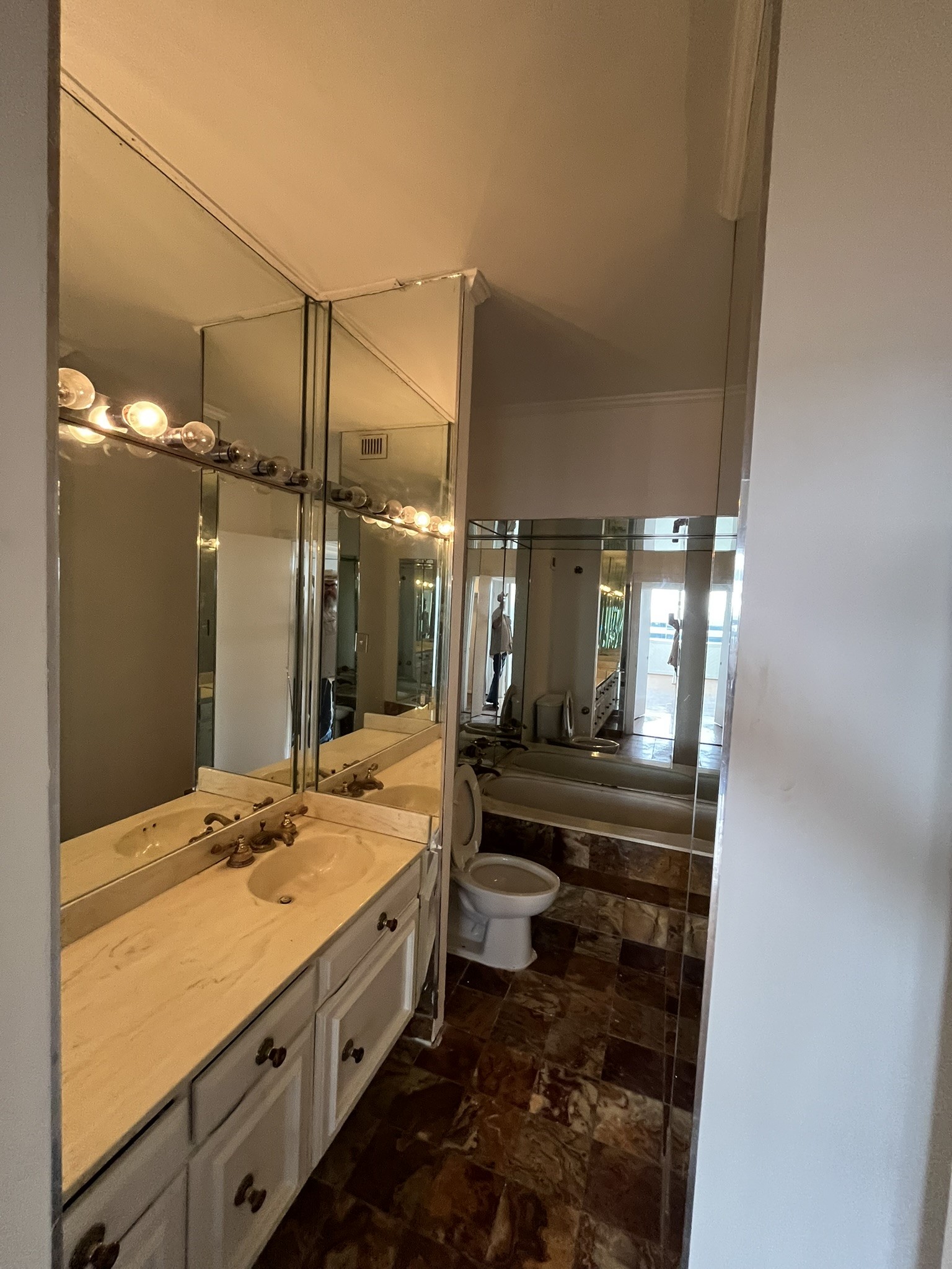 5200 Keller Springs Road Dallas TX 75248
