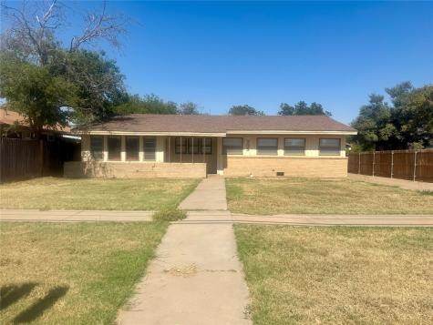 705 E Reynolds Street Stamford TX 79553
