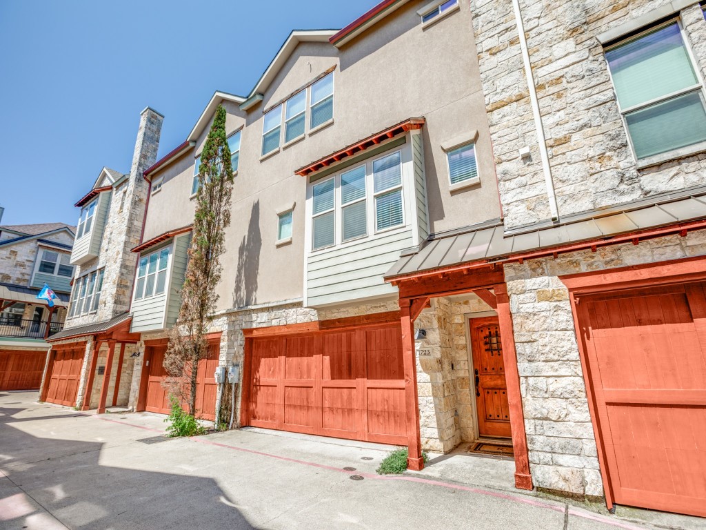 1723 Lewis Court Dallas TX 75206