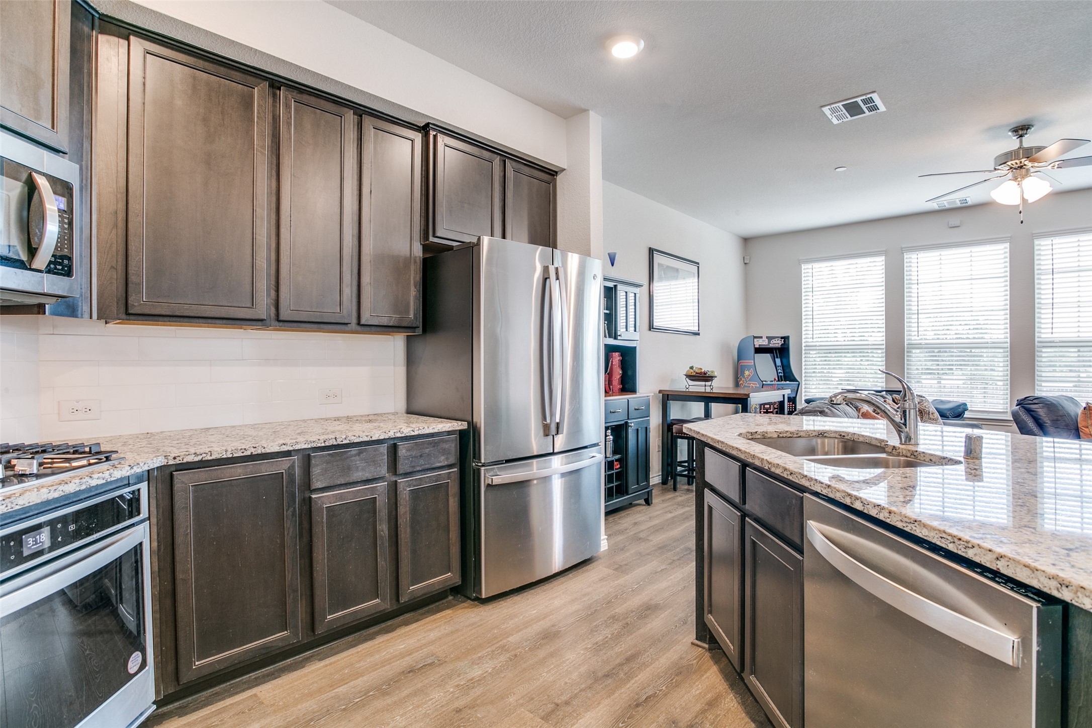 2402 Eureka Way Lewisville TX 75056