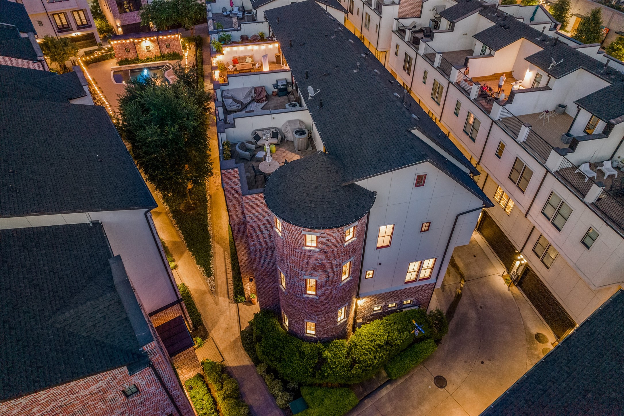 2111 Norlock Lane Dallas TX 75201