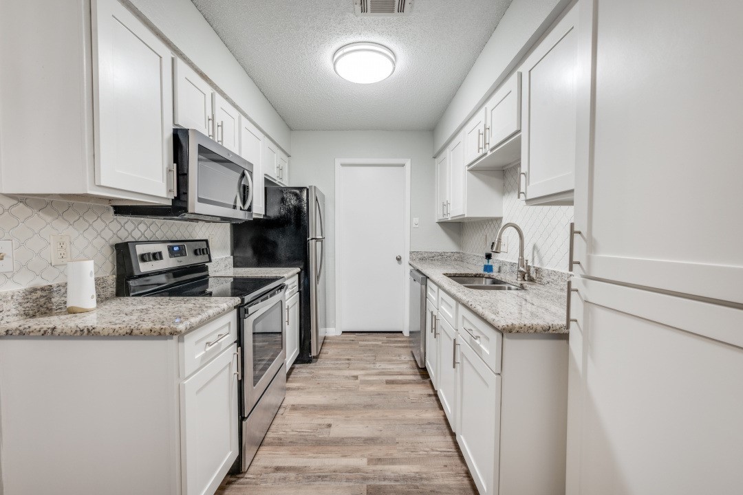 649 Timberline Drive Hurst TX 76053