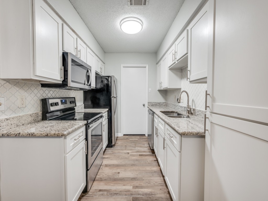 649 Timberline Drive Hurst TX 76053