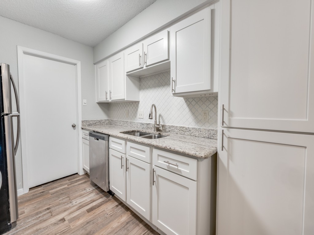 649 Timberline Drive Hurst TX 76053