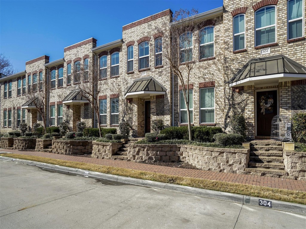 306 Lily Lane Lewisville TX 75057