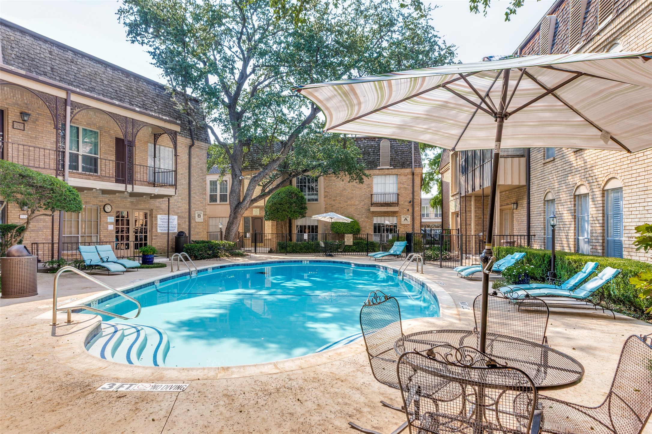 4312 Bellaire Drive S Fort Worth TX 76109
