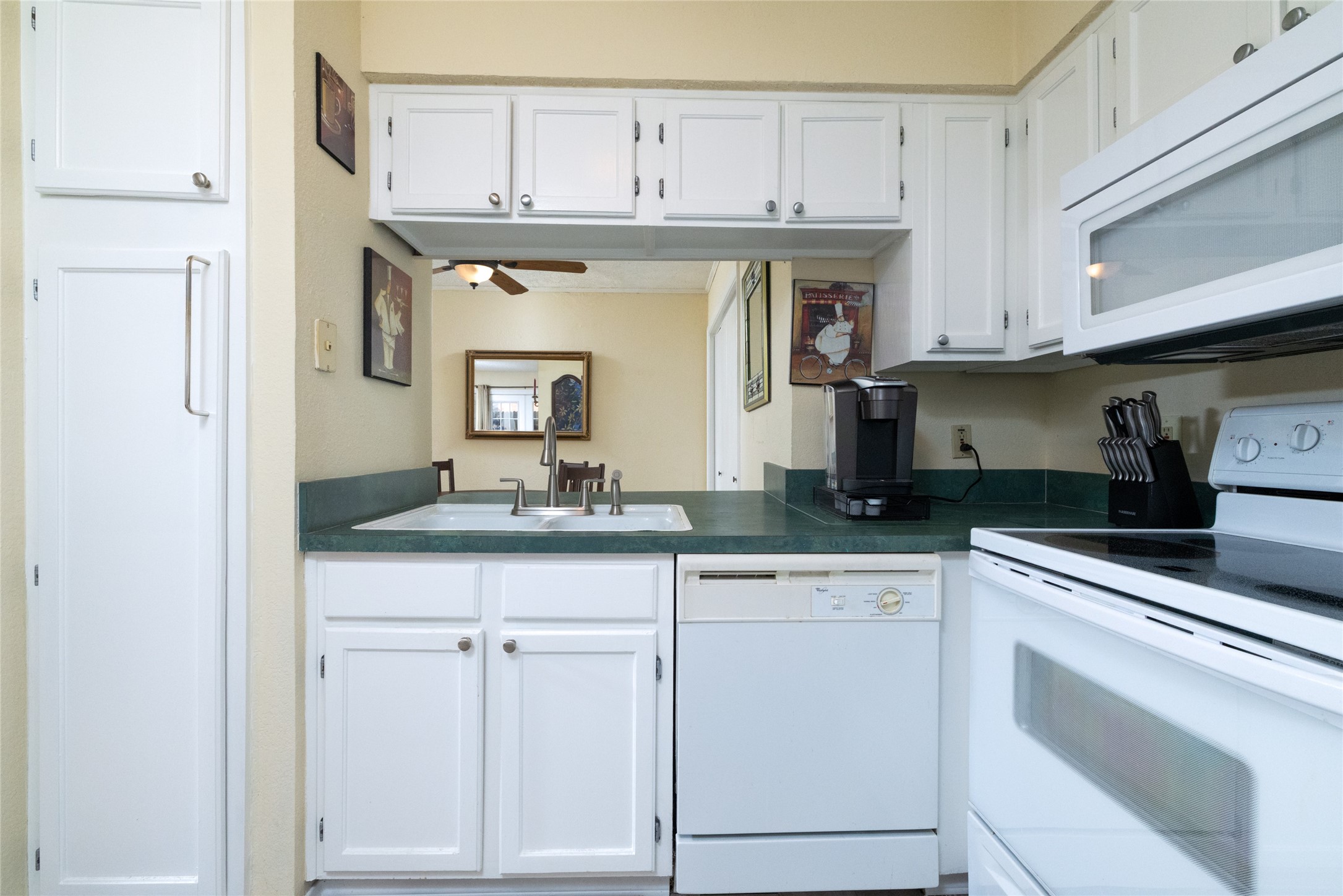 2331 N Davis Drive Arlington TX 76012