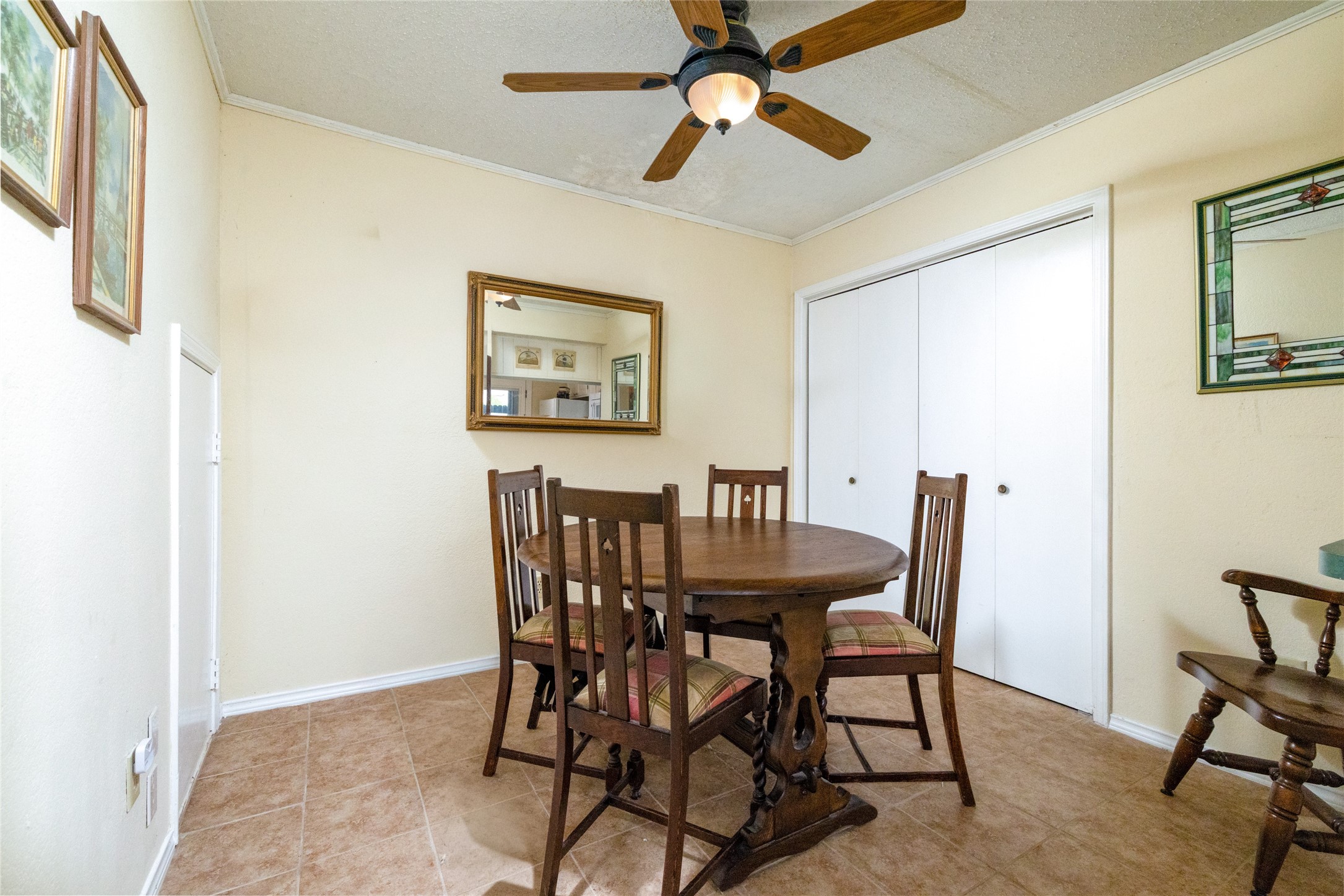 2331 N Davis Drive Arlington TX 76012