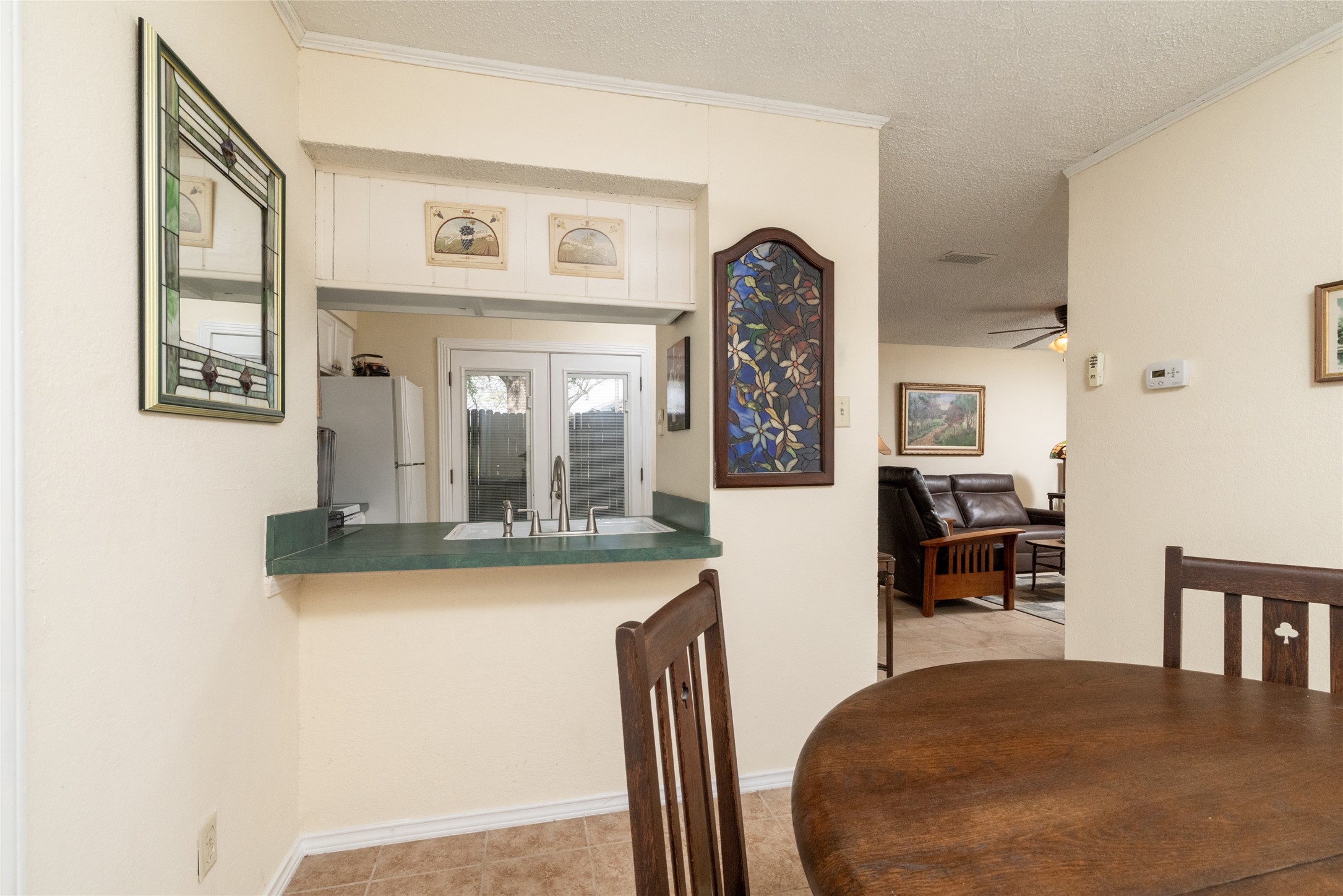 2331 N Davis Drive Arlington TX 76012