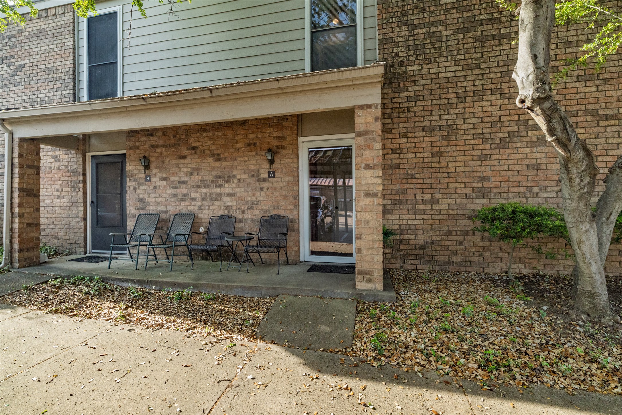 2331 N Davis Drive Arlington TX 76012