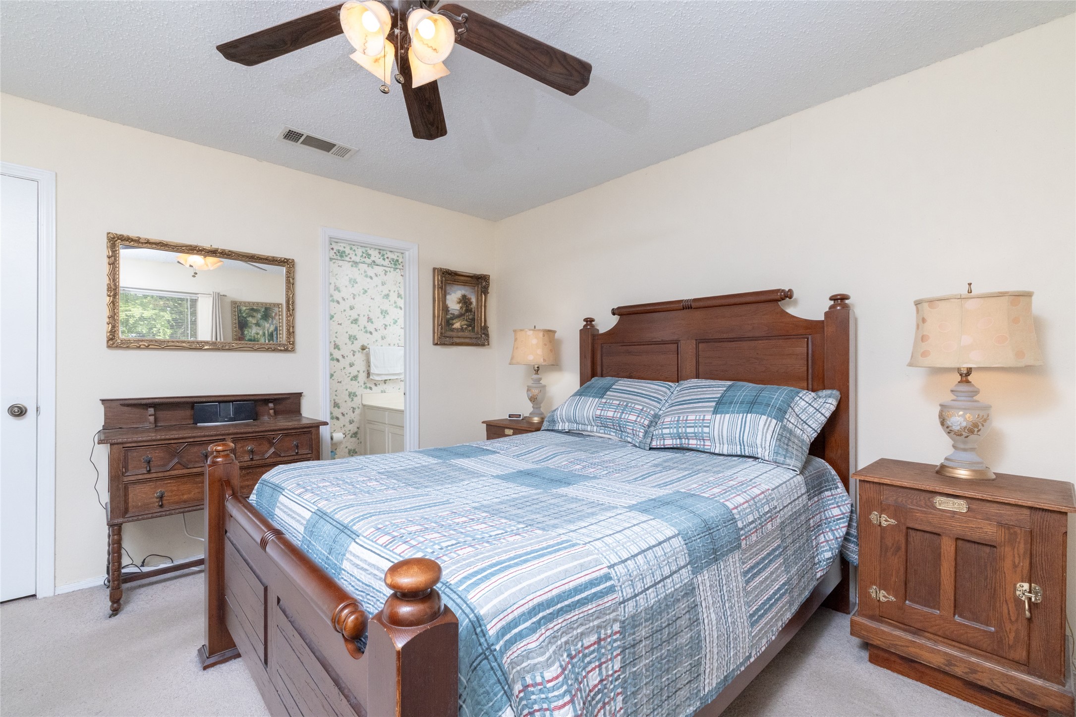 2331 N Davis Drive Arlington TX 76012