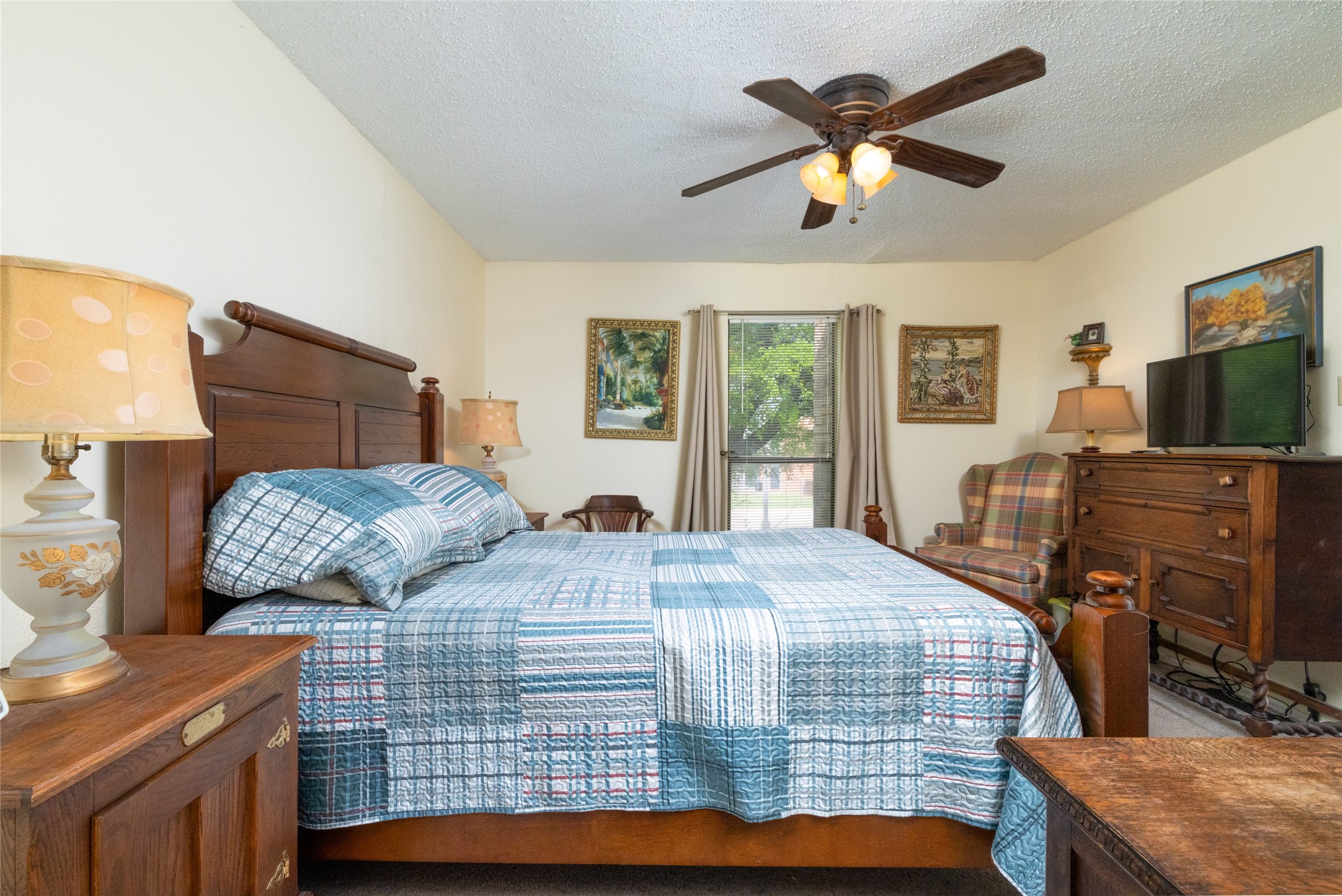 2331 N Davis Drive Arlington TX 76012