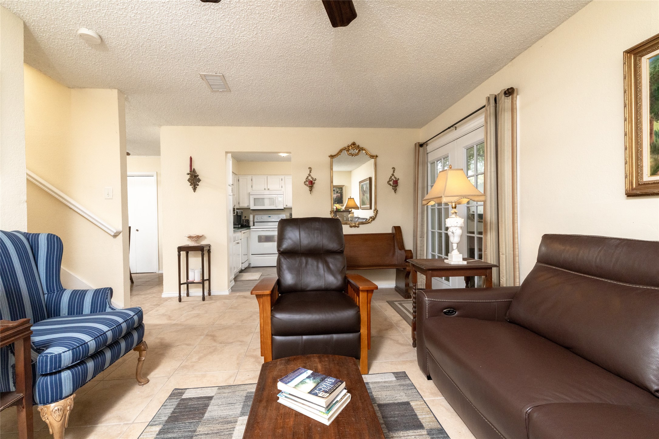 2331 N Davis Drive Arlington TX 76012