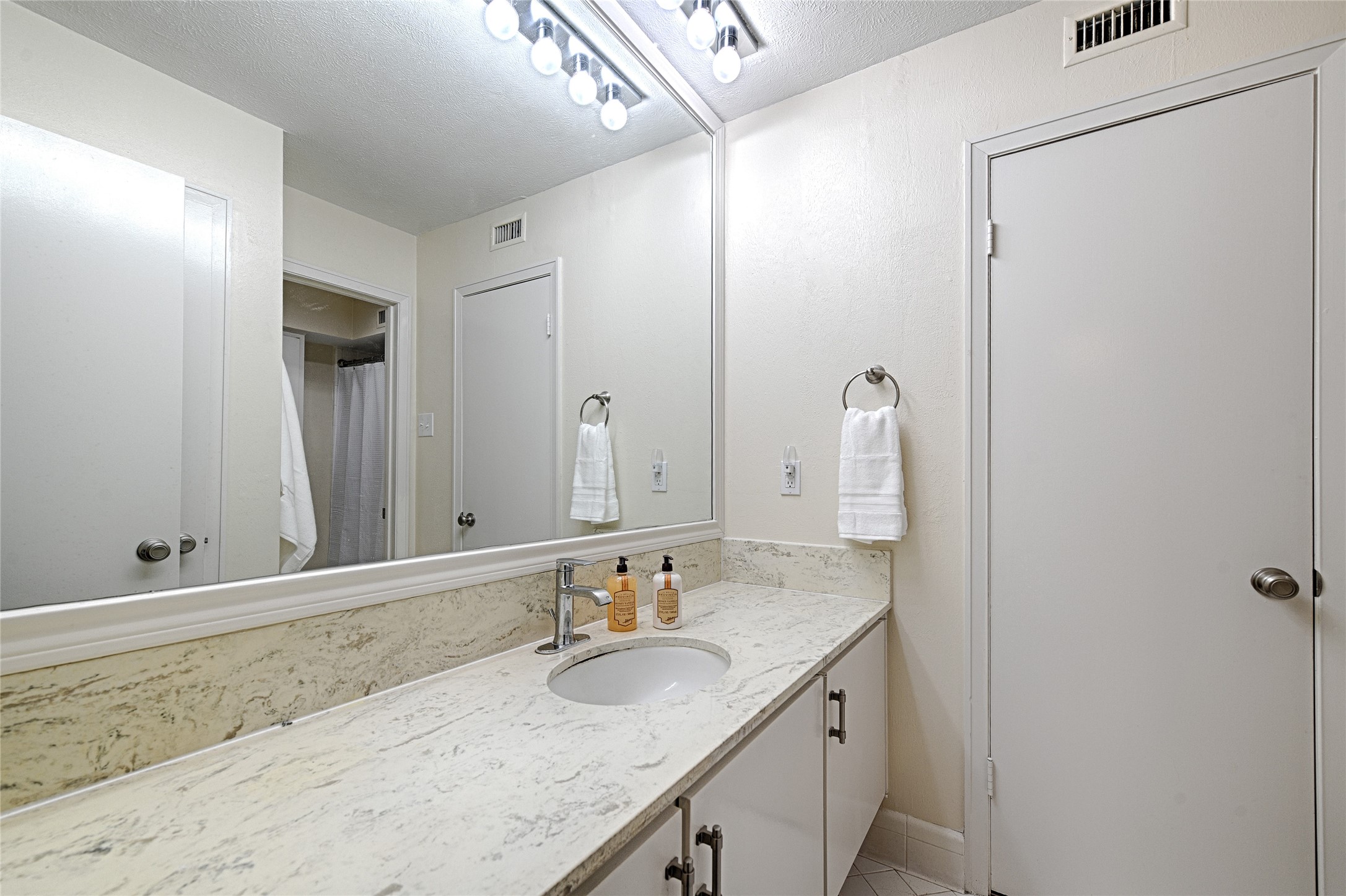 10757 Villager Road Dallas TX 75230