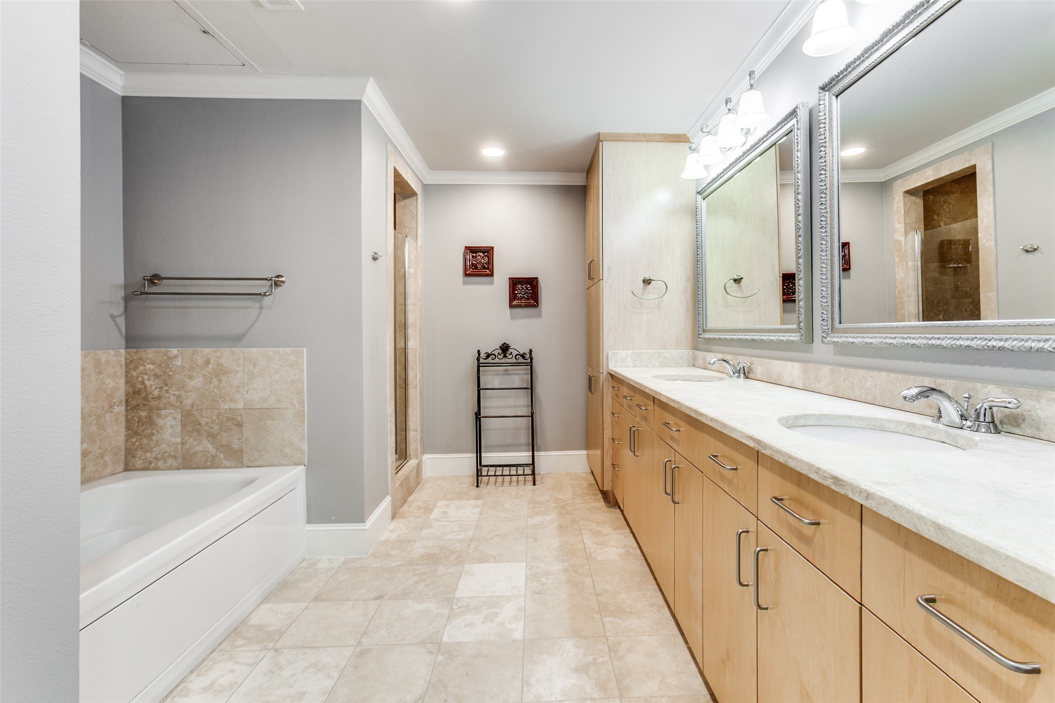 5055 Addison Circle Addison TX 75001