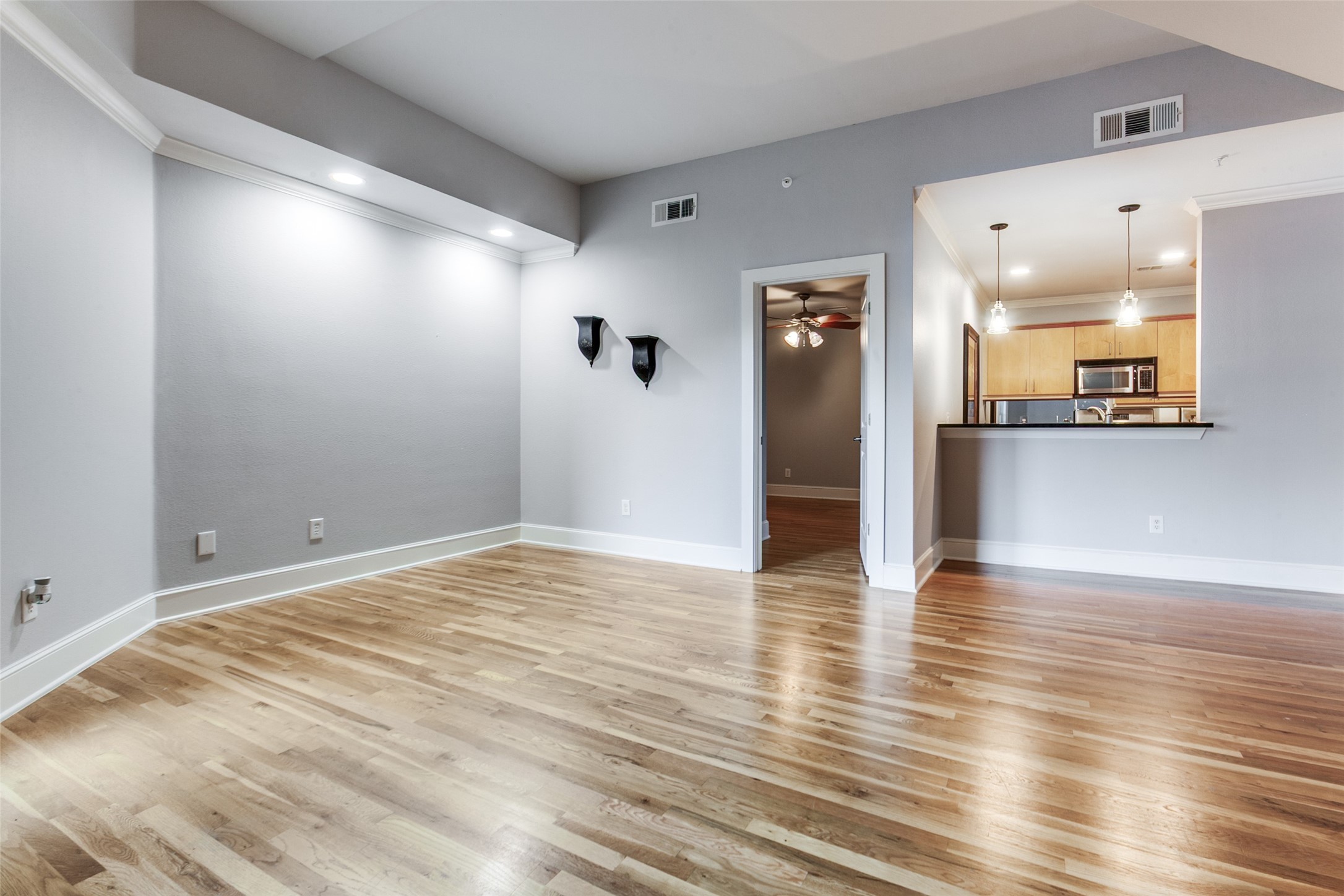 5055 Addison Circle Addison TX 75001