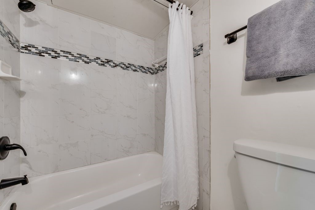 3211 Whispering Oak Farmers Branch TX 75234