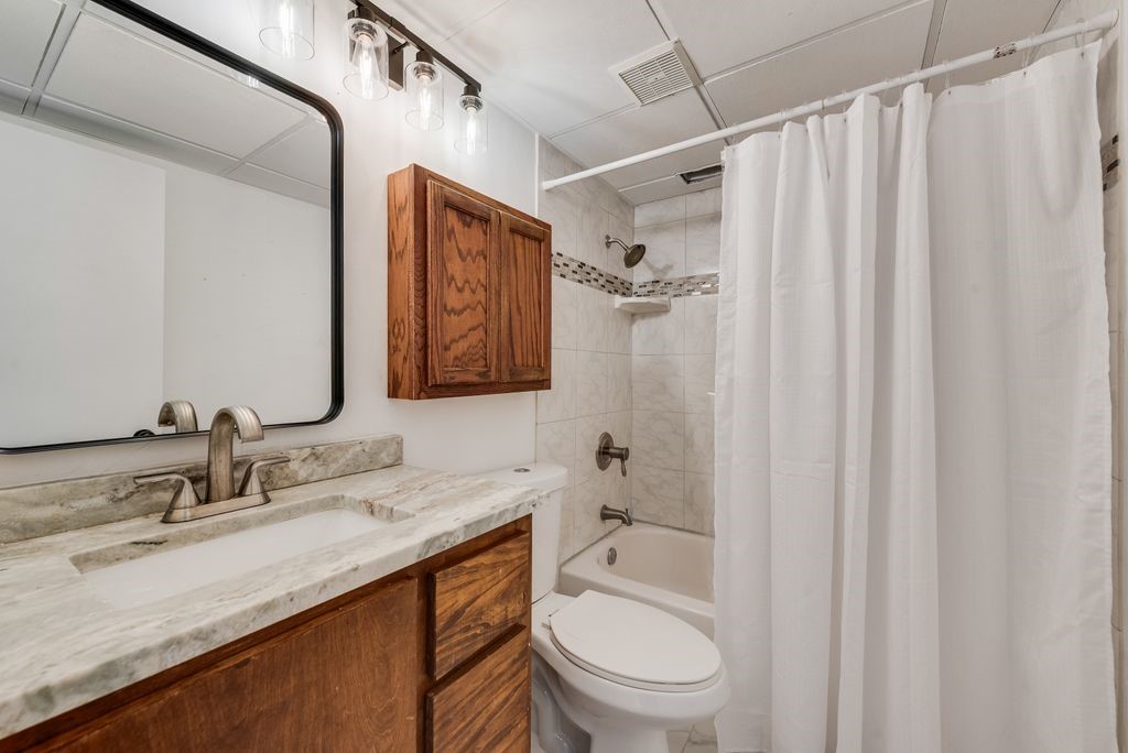 3211 Whispering Oak Farmers Branch TX 75234