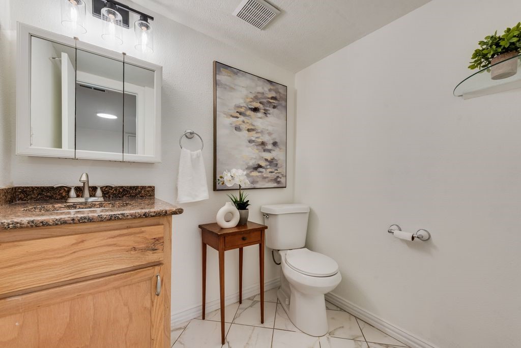 3211 Whispering Oak Farmers Branch TX 75234