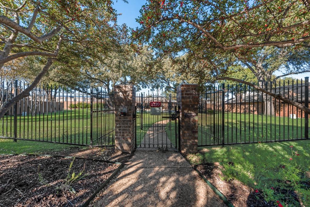 3211 Whispering Oak Farmers Branch TX 75234