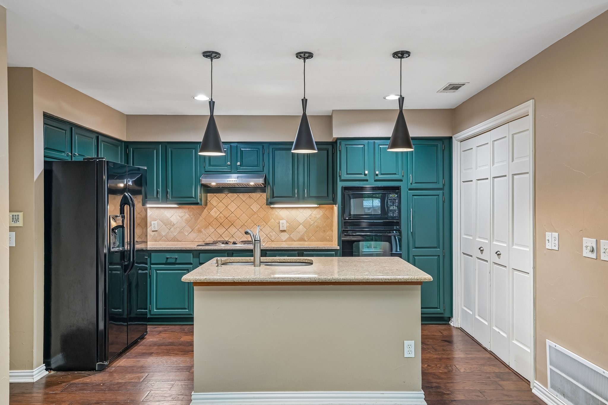 17905 Windflower Way Dallas TX 75252