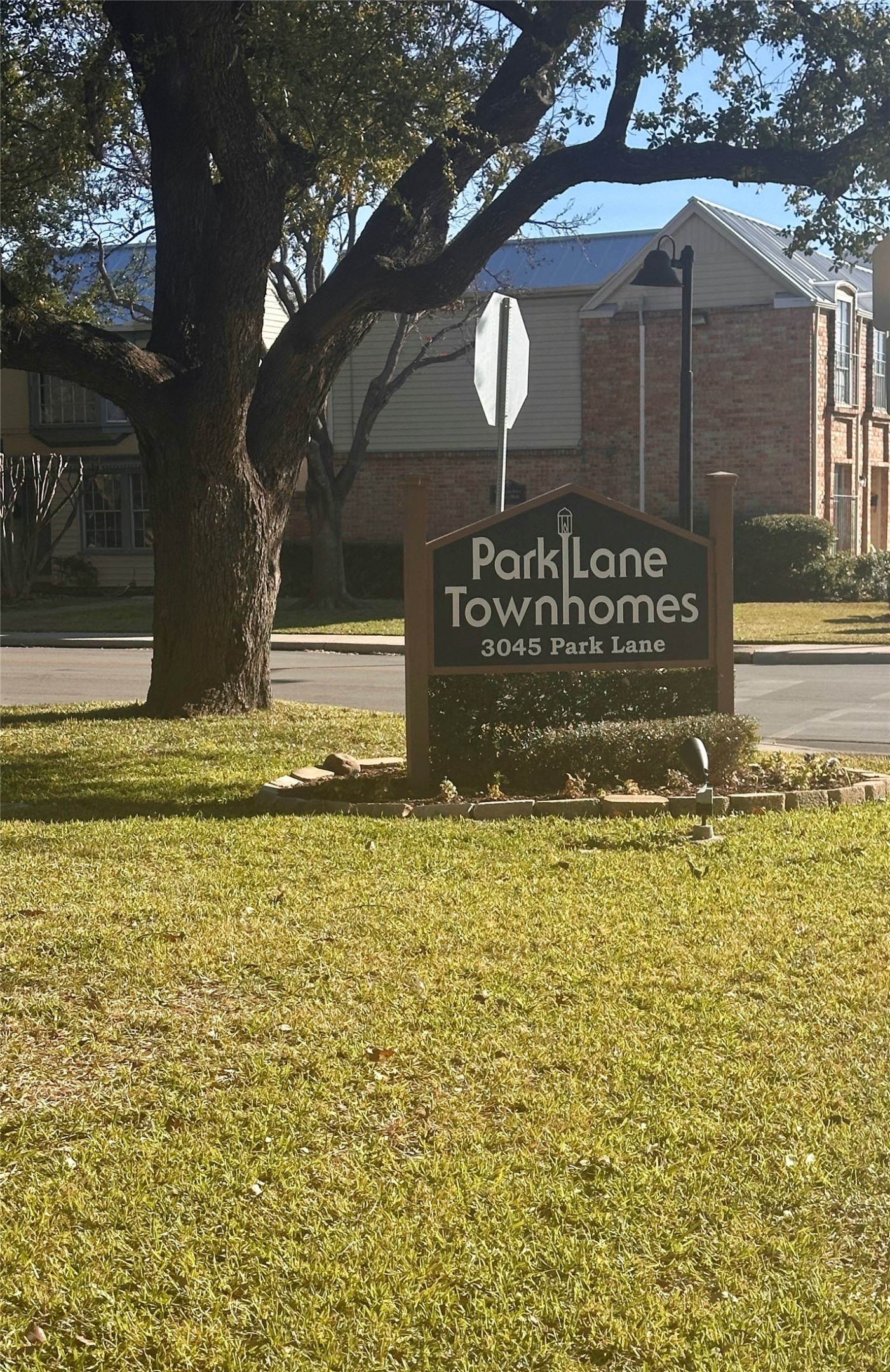 Dallas TX 75220