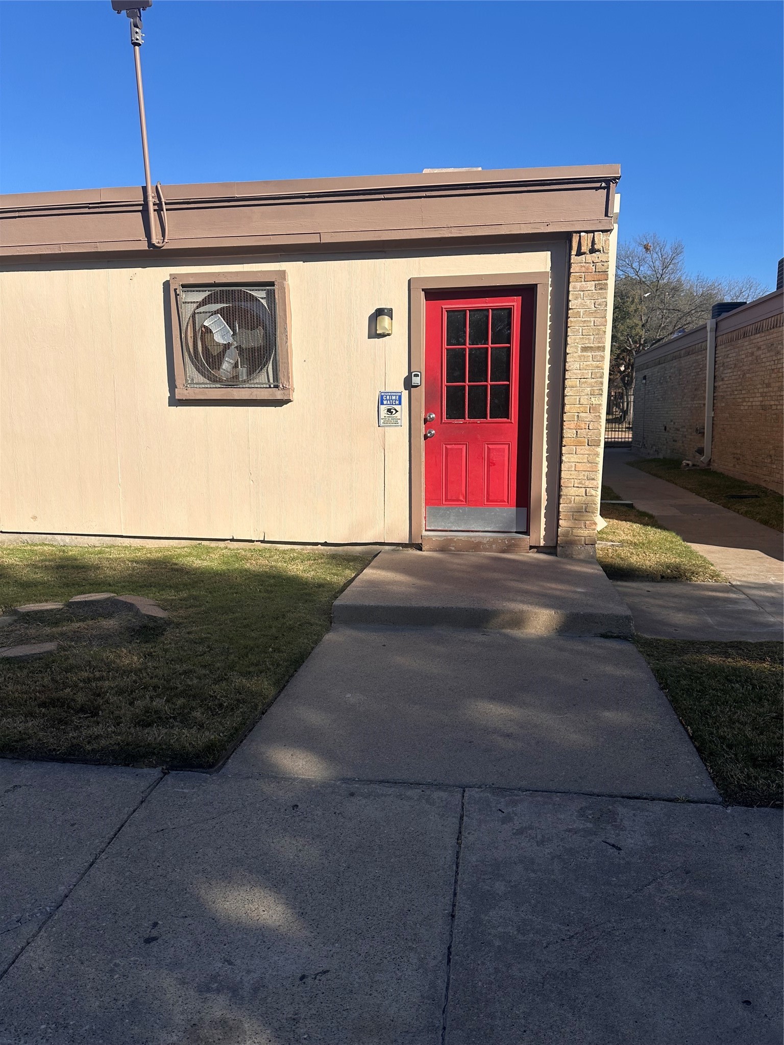 Dallas TX 75220
