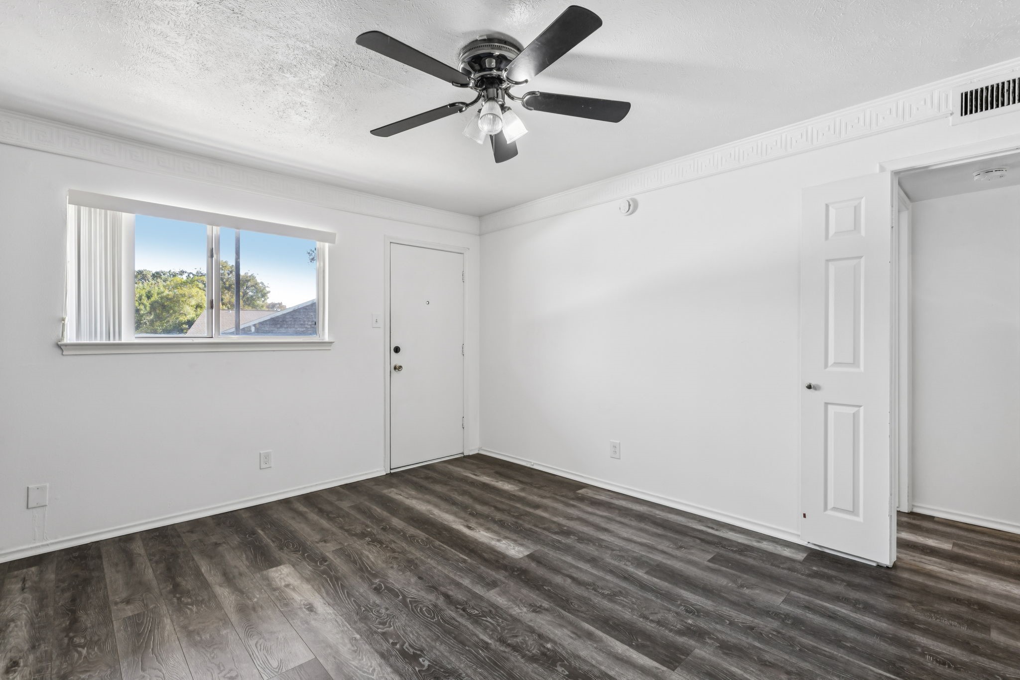 5014 Les Chateaux Drive Dallas TX 75235