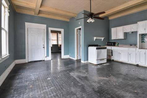 738 SW 1st Street Paris TX 75460