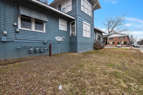738 SW 1st Street Paris TX 75460