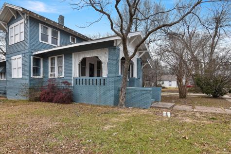 738 SW 1st Street Paris TX 75460