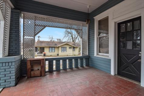 738 SW 1st Street Paris TX 75460