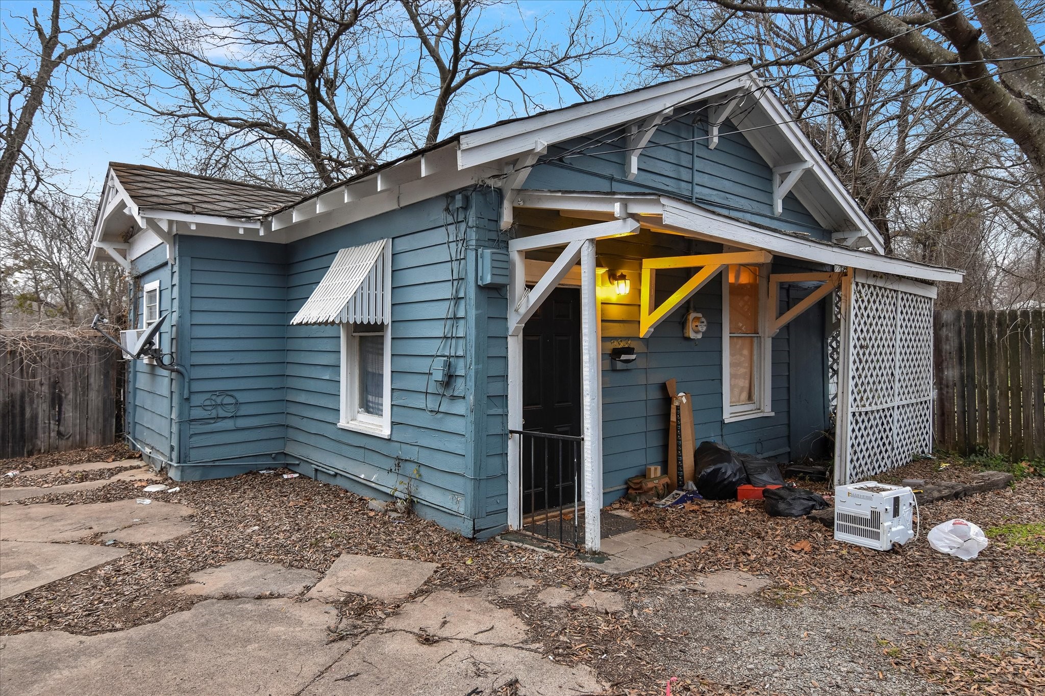 738 SW 1st Street Paris TX 75460