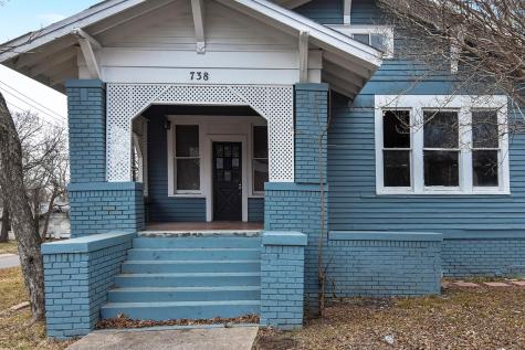 738 SW 1st Street Paris TX 75460