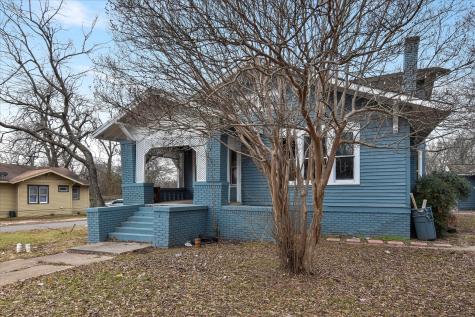 738 SW 1st Street Paris TX 75460