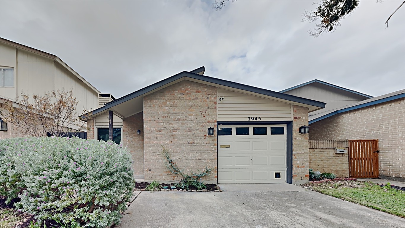 2945 Antares Circle Garland TX 75044