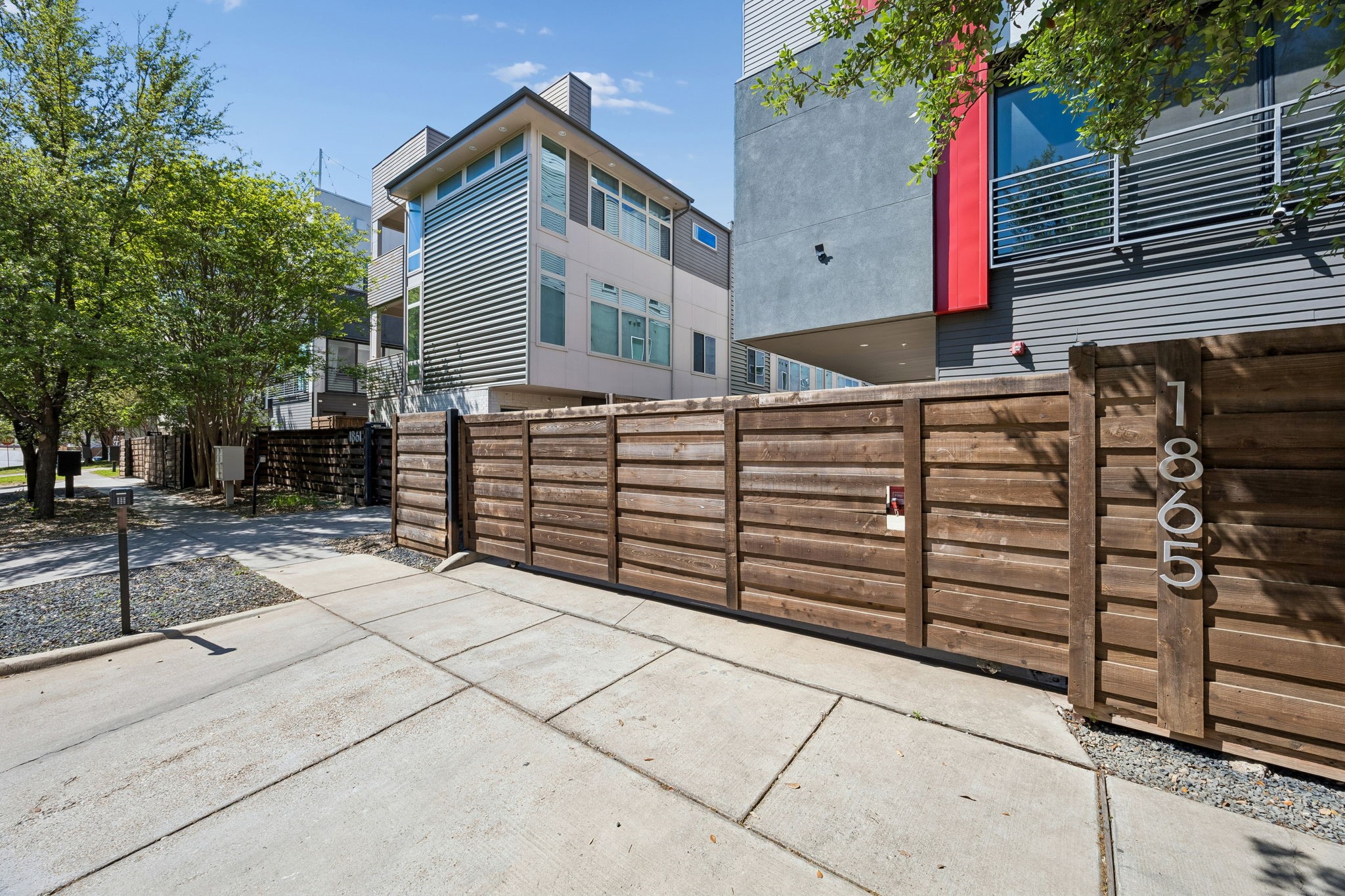 1865 Summit Avenue Dallas TX 75206