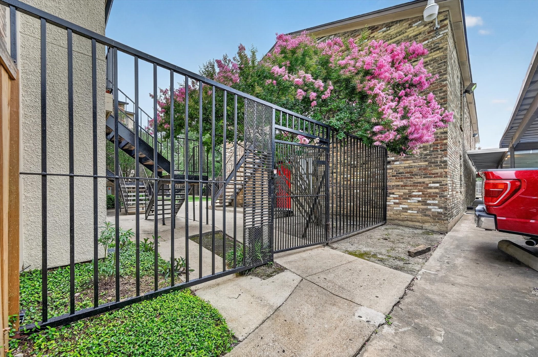 1810 N Garrett Avenue Dallas TX 75206