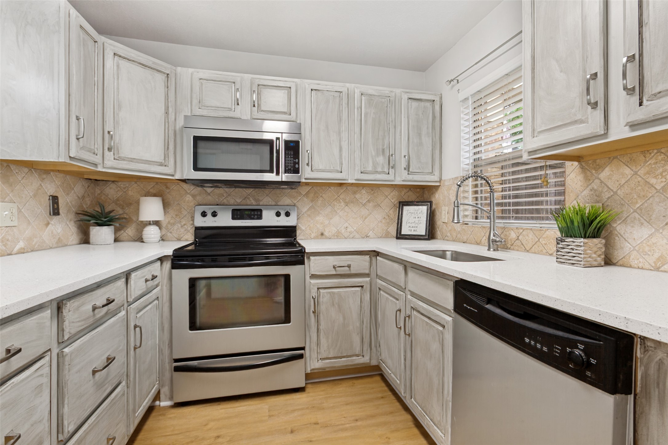 617 Carriagehouse Lane Garland TX 75040