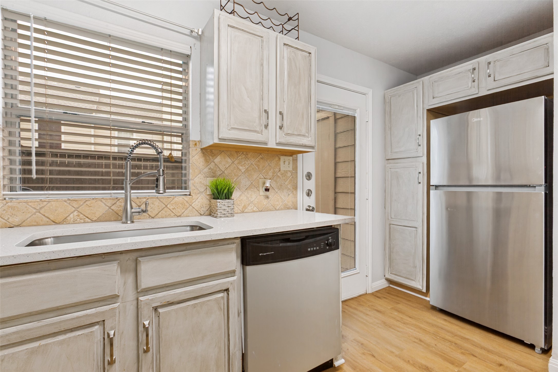 617 Carriagehouse Lane Garland TX 75040