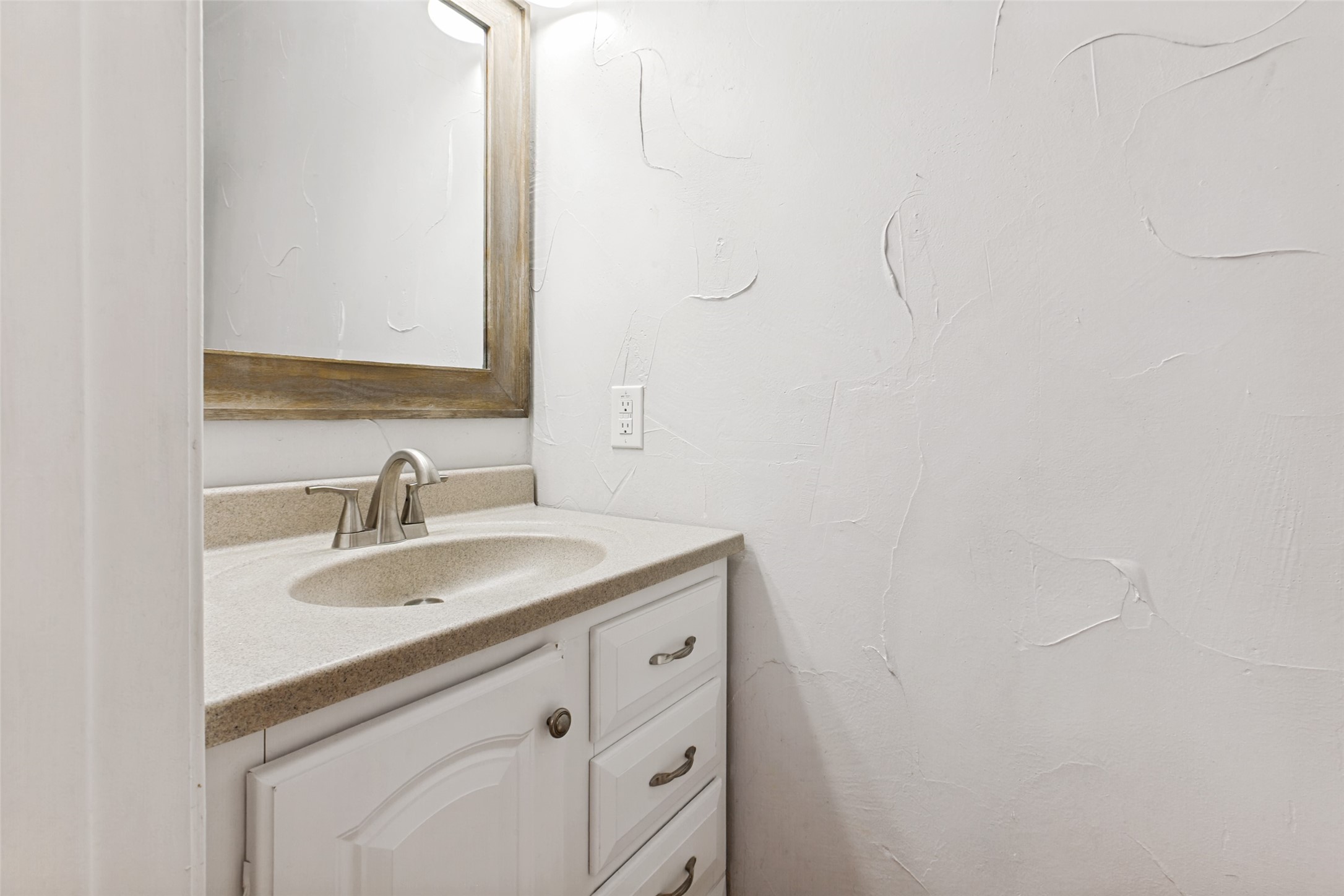 617 Carriagehouse Lane Garland TX 75040