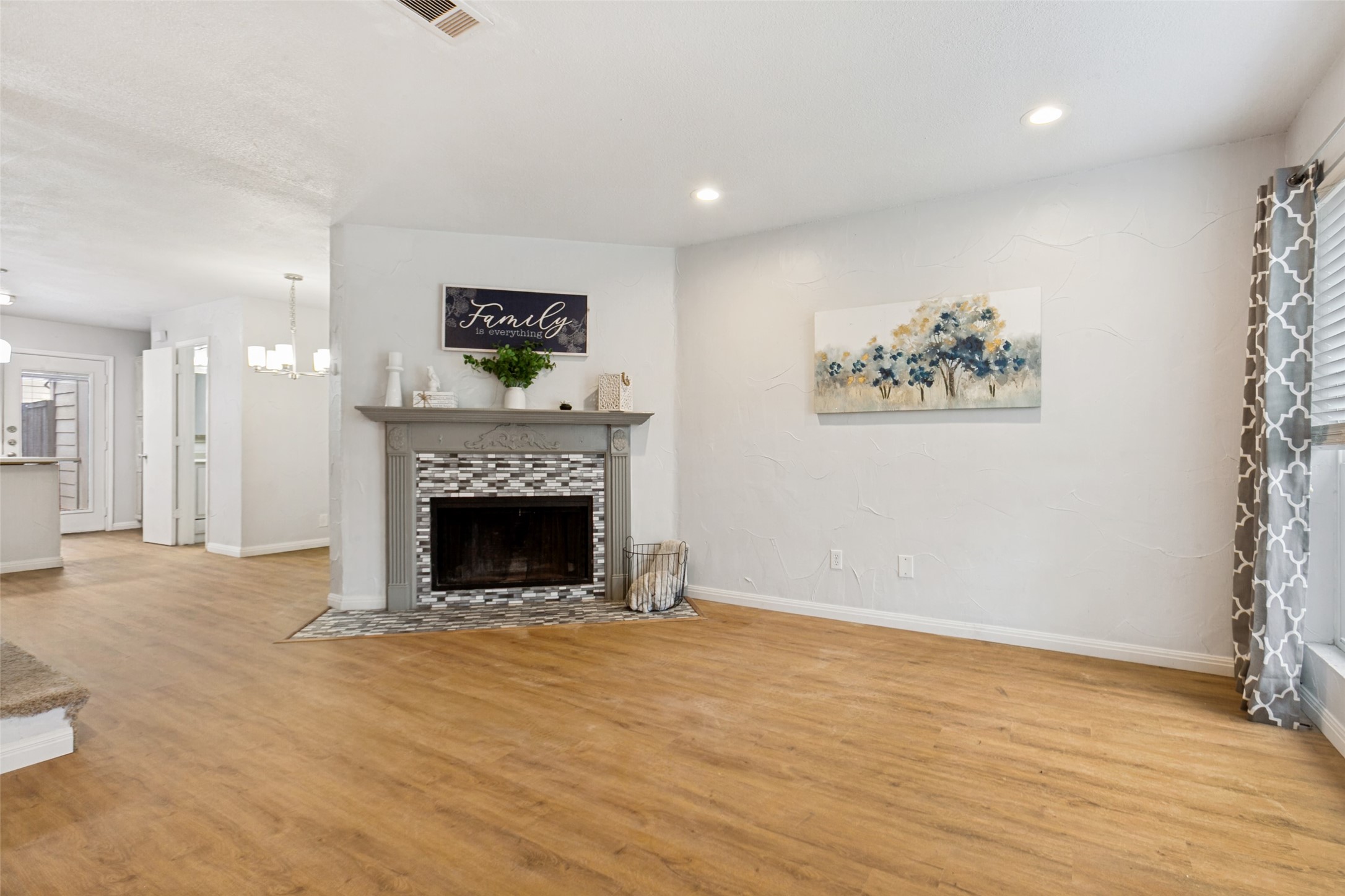 617 Carriagehouse Lane Garland TX 75040